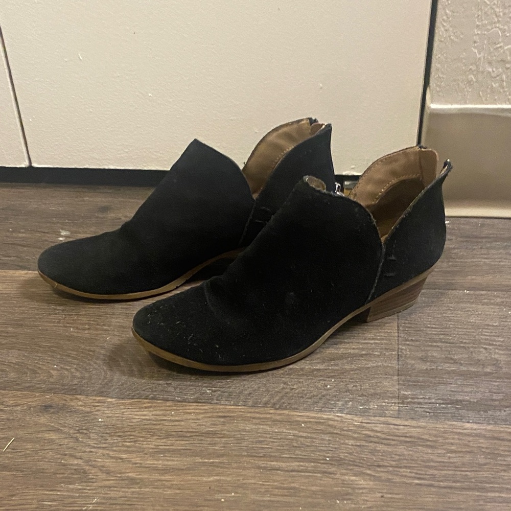 Kenneth Cole Reaction Black Ankle Booties
